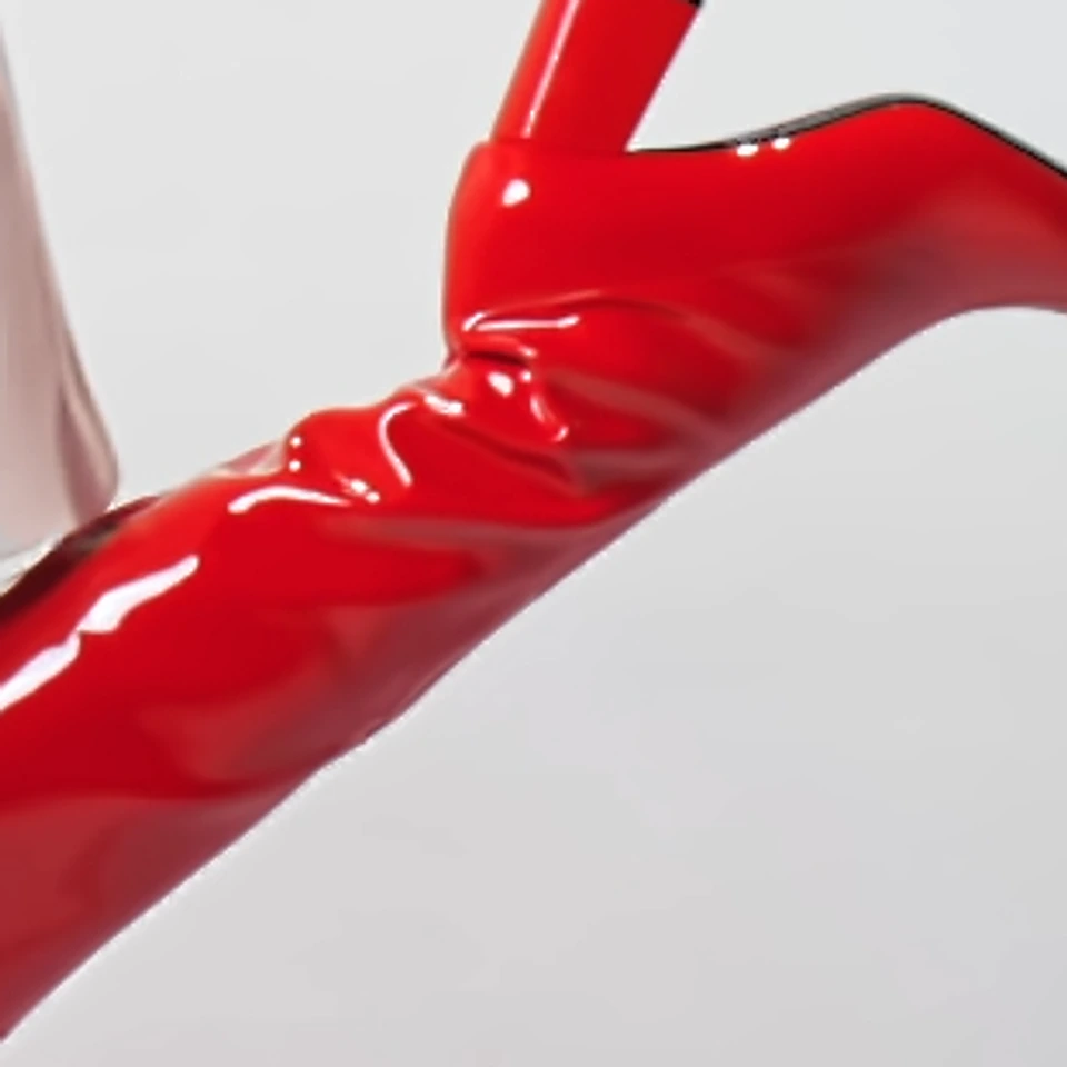 Muestra de piel charolada roja